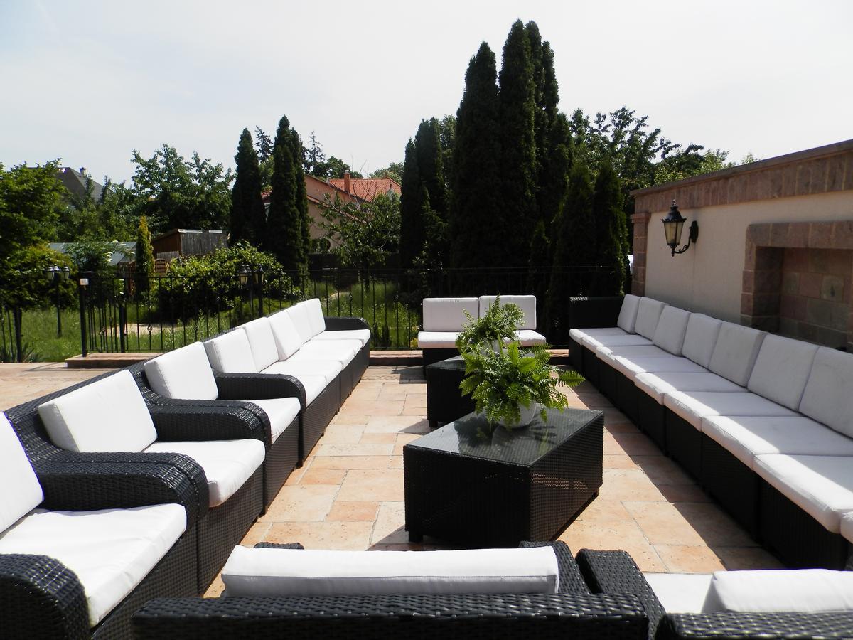 Nagyret Panzio Eger Bed & Breakfast Luaran gambar