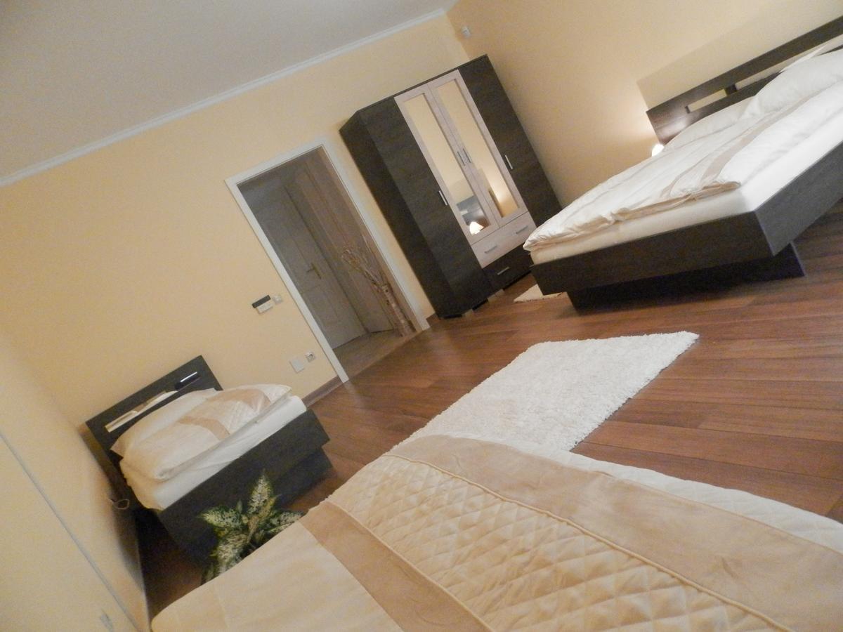Nagyret Panzio Eger Bed & Breakfast Luaran gambar